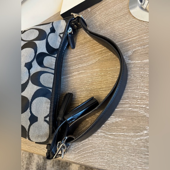 Coach 🚨CLEAN OUT monogram soft black leather trim shoulder/crossbody bag. EUC - Picture 15 of 16